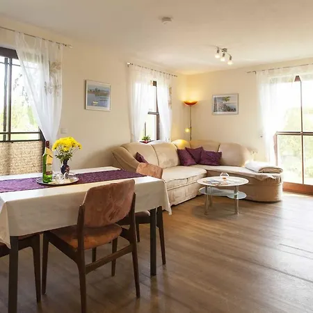 Reetdach_ferienhaus Mit Terrasse Kır Evi *